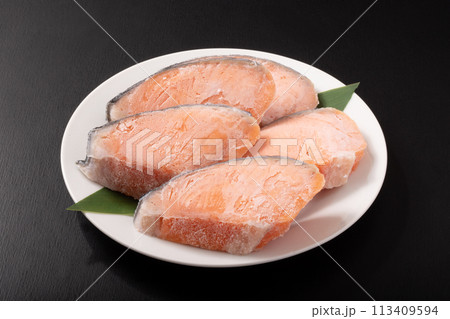 冷凍　塩銀さけ　（チリ産　養殖）（宮城県加工） 113409594