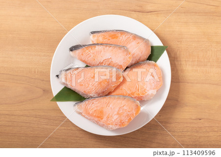 冷凍 塩銀さけ (チリ産 養殖)(宮城県加工) 冷凍 塩銀さけ (チリ産 養殖)(宮城県加工) 113409596