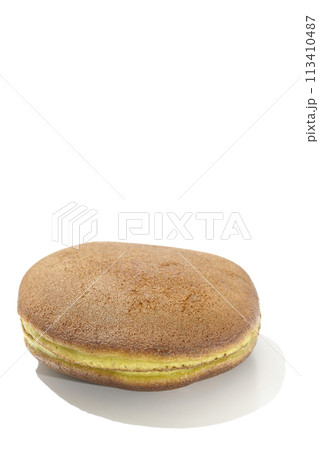 どら焼きを白背景で撮影 どら焼きを白背景で撮影 113410487