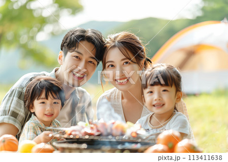 楽しいファミリーキャンプ AI画像 楽しいファミリーキャンプ AI画像 113411638