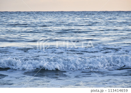 南伊豆 弓ヶ浜の美しい夕暮れ(静岡県) 南伊豆 弓ヶ浜の美しい夕暮れ(静岡県) 113414659