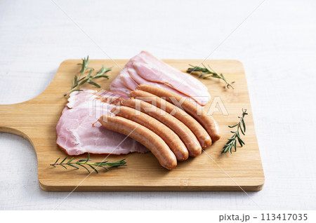 ソーセージ　ロースハム　ベーコン　盛り合わせ 113417035