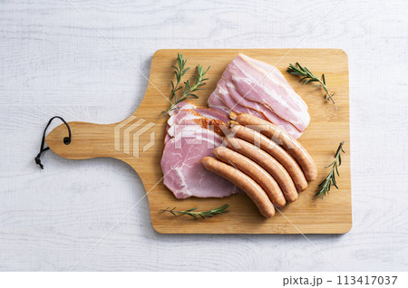 ソーセージ　ロースハム　ベーコン　盛り合わせ 113417037