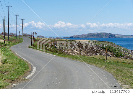 天売島から見る焼尻島の風景 113417700