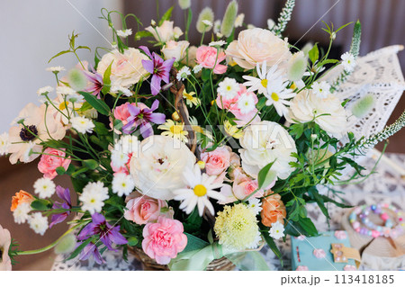 【ブライダルイメージ】結婚式でチャペルに飾られる装花 【ブライダルイメージ】結婚式でチャペルに飾られる装花 113418185