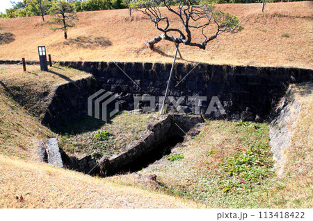 佐賀県佐賀市　佐賀城公園（佐賀の文化・歴史施設）「石製樋管と赤石積水路」 113418422
