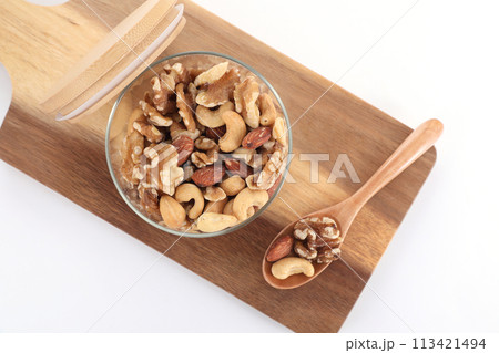 美味しそうなミックスナッツ 美味しそうなミックスナッツ 113421494