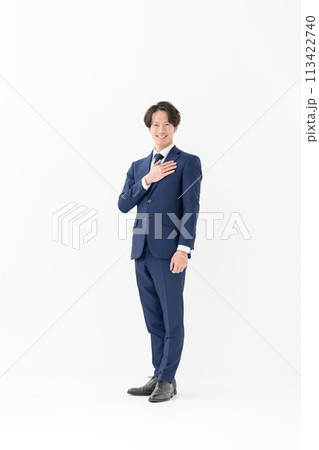 ビジネス 男性 全身 立ち姿 ビジネス 男性 全身 立ち姿 113422740