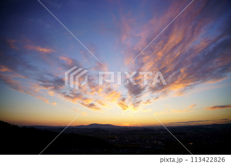 秋の夕暮れ 113422826
