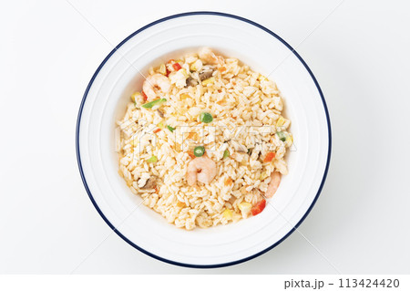 冷凍えびピラフ　白背景 113424420