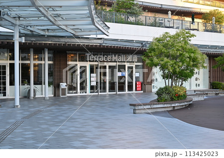 JR辻堂駅前のショッピングモール 113425023