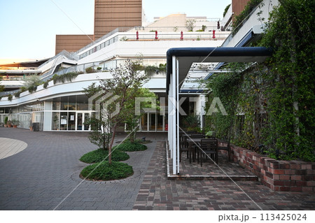 JR辻堂駅前のショッピングモール 113425024