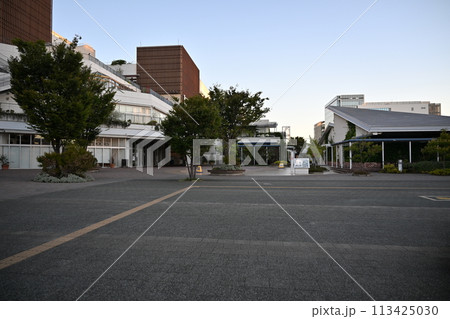 JR辻堂駅前のショッピングモール 113425030