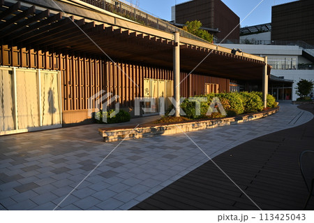 JR辻堂駅前のショッピングモール 113425043