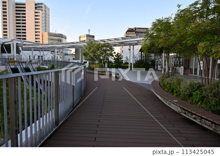 JR辻堂駅前のショッピングモール 113425045