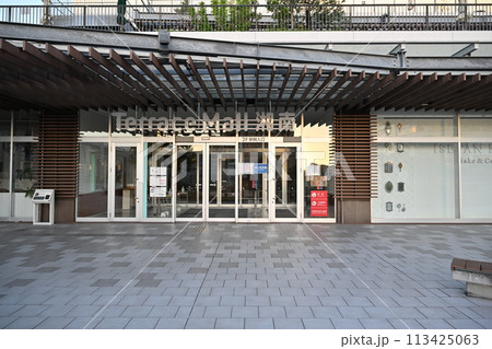 JR辻堂駅前のショッピングモール 113425063