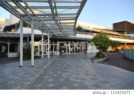 JR辻堂駅前のショッピングモール 113425071