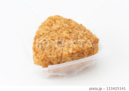 冷凍焼おにぎり　白背景 113425141