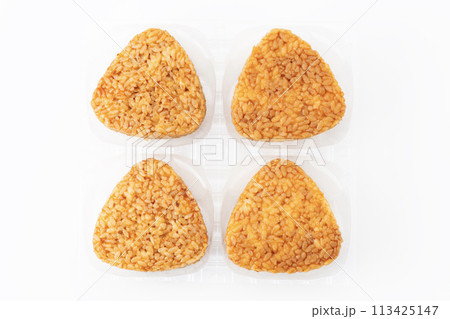 冷凍焼きオニギリ　白バック 113425147
