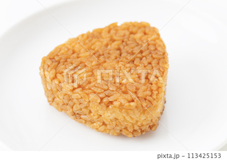 冷凍焼きおにぎり　白背景 113425153