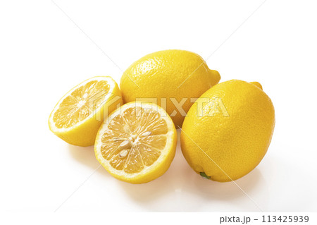 白バックのレモン 113425939