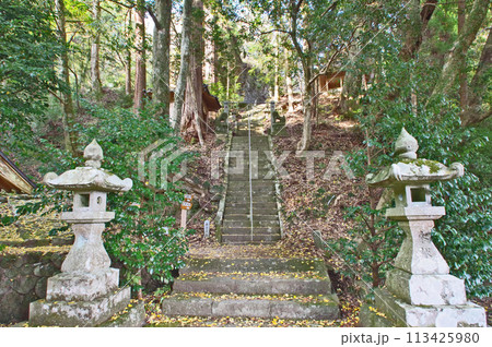 福岡県朝倉郡東峰村のパワースポット岩屋神社 福岡県朝倉郡東峰村のパワースポット岩屋神社 113425980