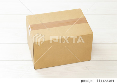 床に置かれた段ボール 床に置かれた段ボール 113428364