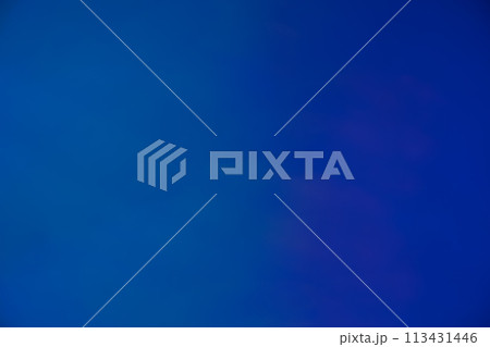 ディープブルー系ミックスカラーファンタジーイメージ　(背景素材) 113431446