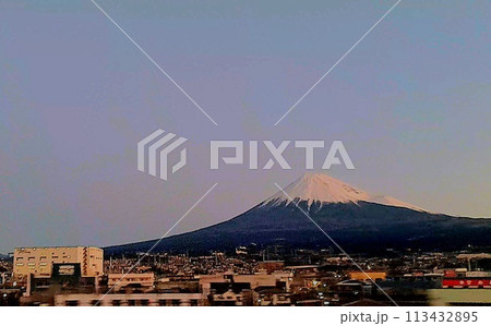 東海道新幹線から見える富士山 東海道新幹線から見える富士山 113432895