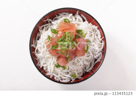 まぐろしらす丼　（静岡県産　きはだまぐろ） 113435123