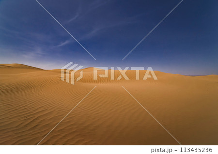 モロッコ南部ムハミド・エル・ギズランのサハラ砂漠 113435236