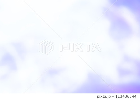 パープルカラー系動きのあるイメージ (背景素材) パープルカラー系動きのあるイメージ (背景素材) 113436544