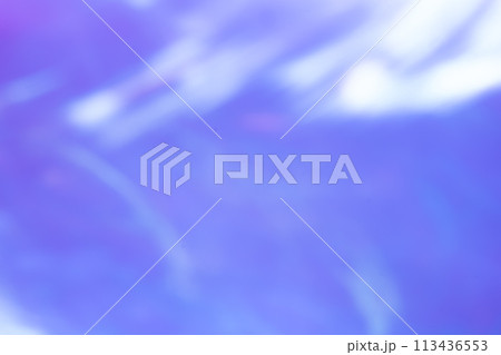 パープルカラー系動きのあるイメージ　(背景素材) 113436553