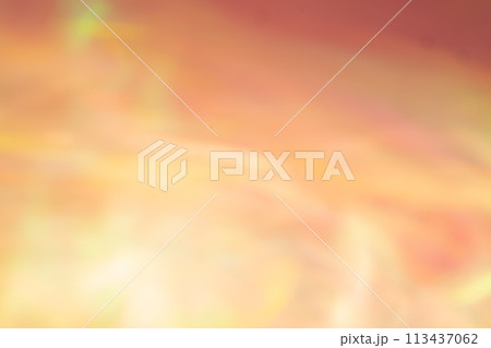 オレンジカラー系動きのあるイメージ (背景素材) オレンジカラー系動きのあるイメージ (背景素材) 113437062