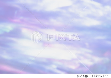 ライトパープルカラー系動きのあるイメージ　(背景素材) 113437167