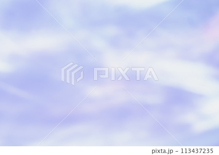 ライトパープルカラー系動きのあるイメージ　(背景素材) 113437235