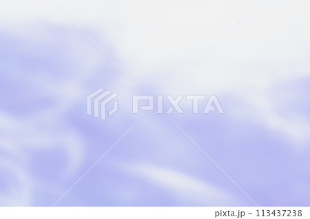 ライトパープルカラー系動きのあるイメージ　(背景素材) 113437238