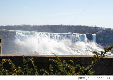 Beautiful Niagara Falls. Horseshoe Falls from the Canadian side in spring 113438253