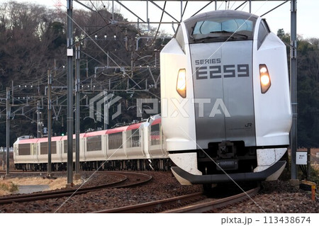 【JR東日本】E259系「成田エクスプレス」（総武本線：物井〜佐倉） 113438674