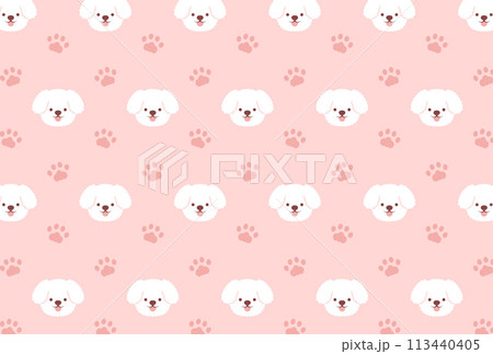 白いふわふわの犬(トイプードル)と足跡のシームレスパターン 白いふわふわの犬(トイプードル)と足跡のシームレスパターン 113440405