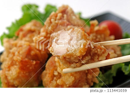 鶏の唐揚げ・おいしそうな唐揚げ・みんな大好きな唐揚げ 113441039