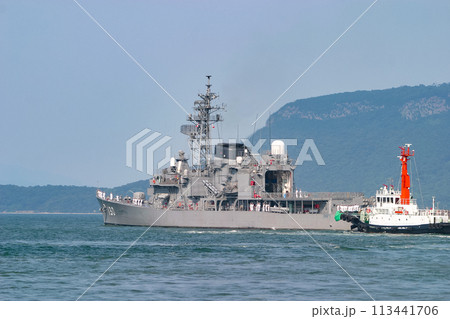 出航する海上自衛隊の護衛艦 113441706