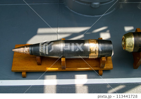 海上自衛隊の訓練用砲弾 113441728