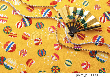 扇と組紐の和風イメージ 扇と組紐の和風イメージ 113443385