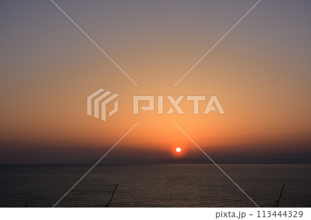 出逢い岬からの夕陽 出逢い岬からの夕陽 113444329