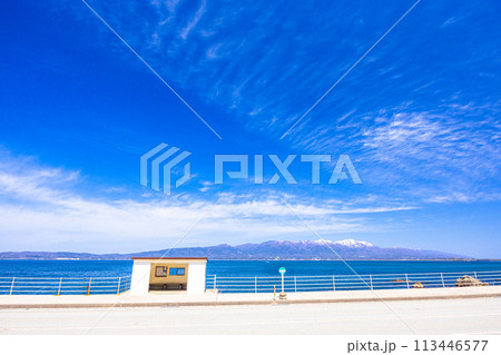 【新潟県_佐渡_越の長浜】恋するバス停・背合（せなごう） 113446577