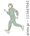 走る中年女性 113447045