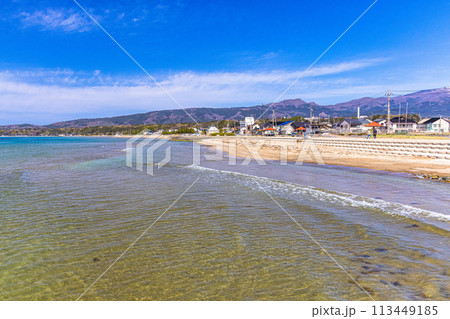【新潟県_佐渡_佐和田海岸】夏を待つ佐和田海水浴場  113449185