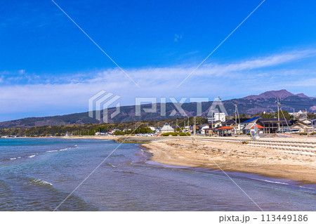 【新潟県_佐渡_佐和田海岸】夏を待つ佐和田海水浴場  113449186