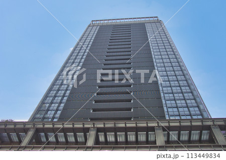 オフィスビルの外観 113449834